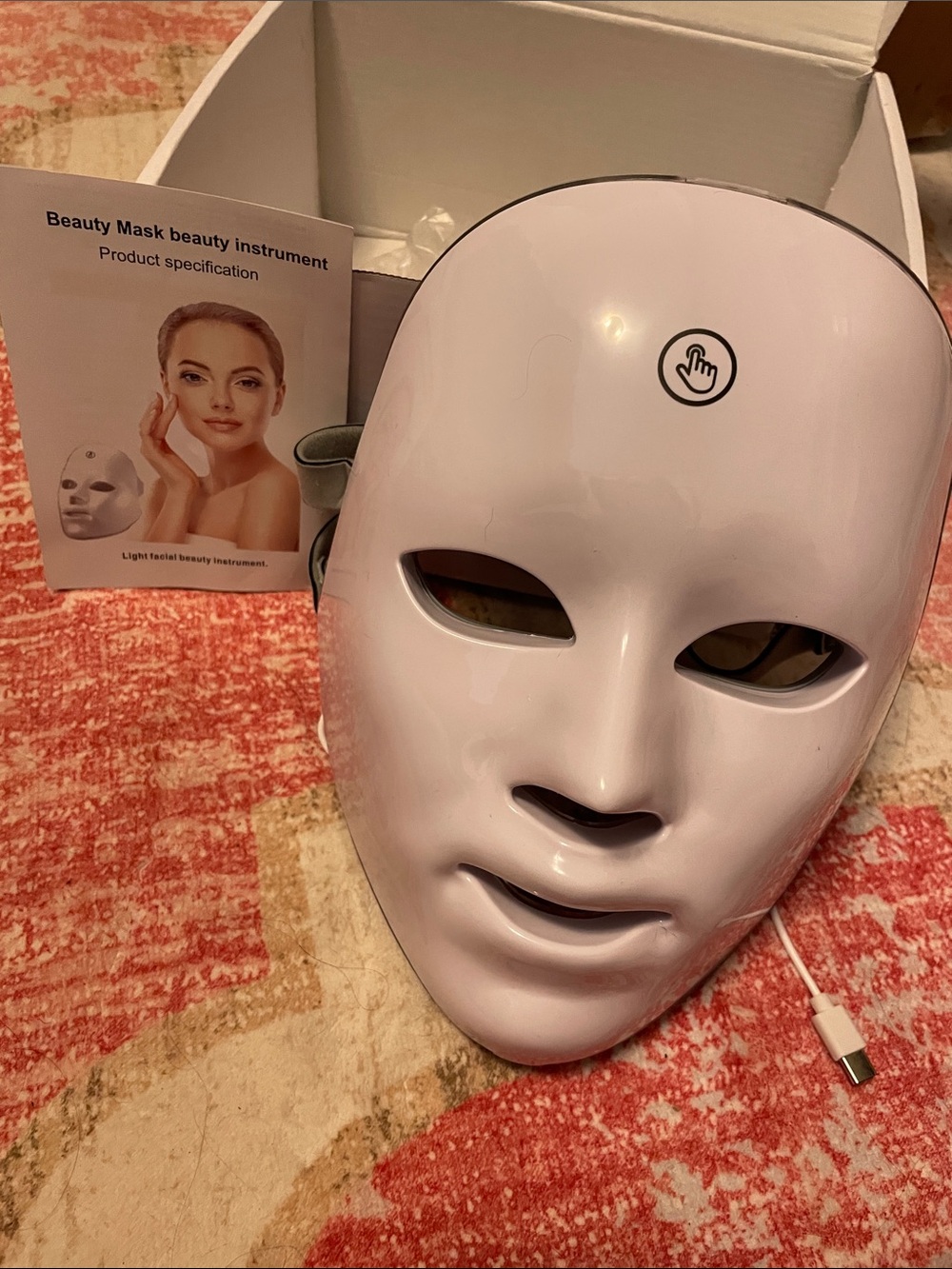 LED Light Therapy Beauty Mask - White